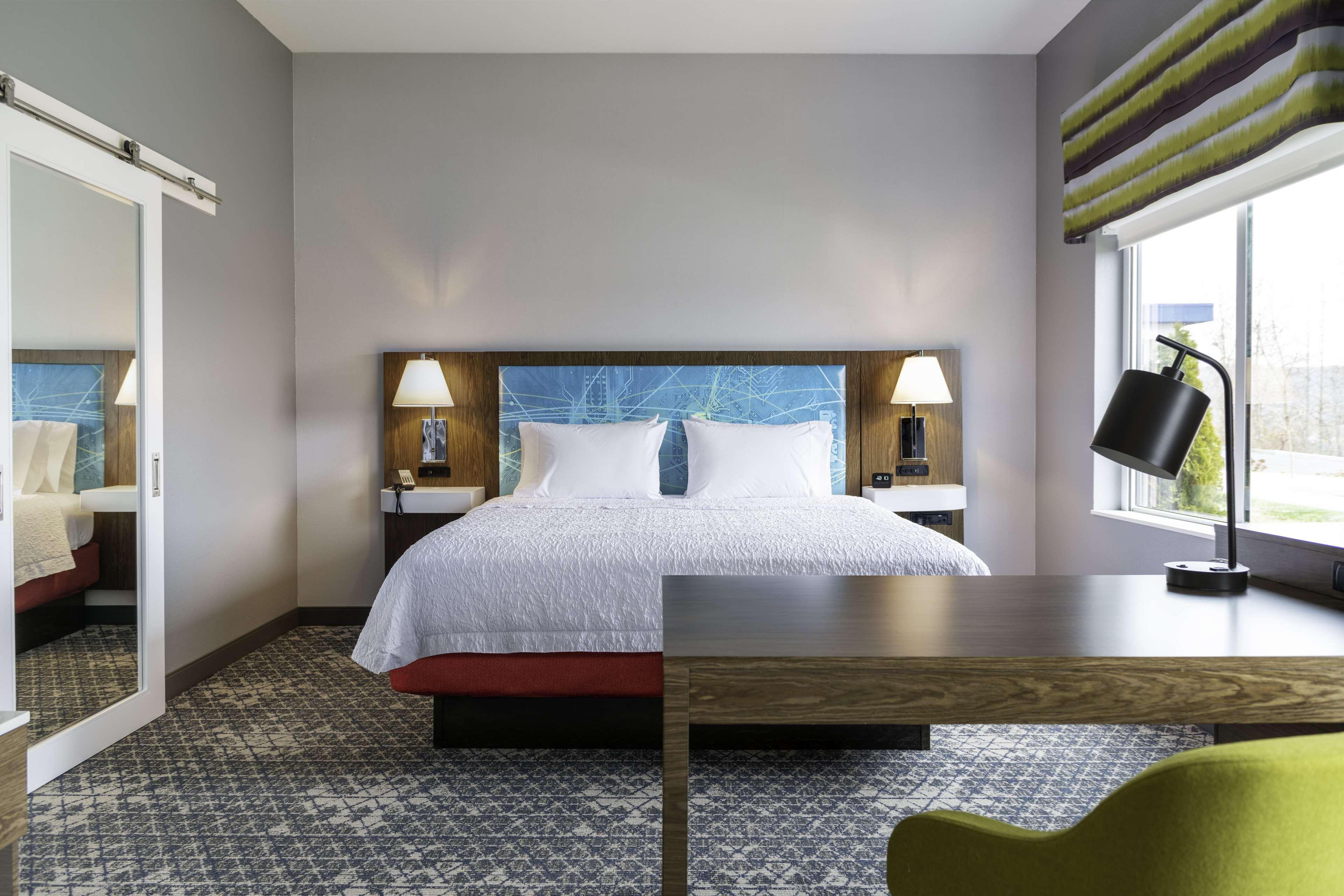 Hampton Inn & Suites Pittsburgh New Stanton Pa Екстер'єр фото