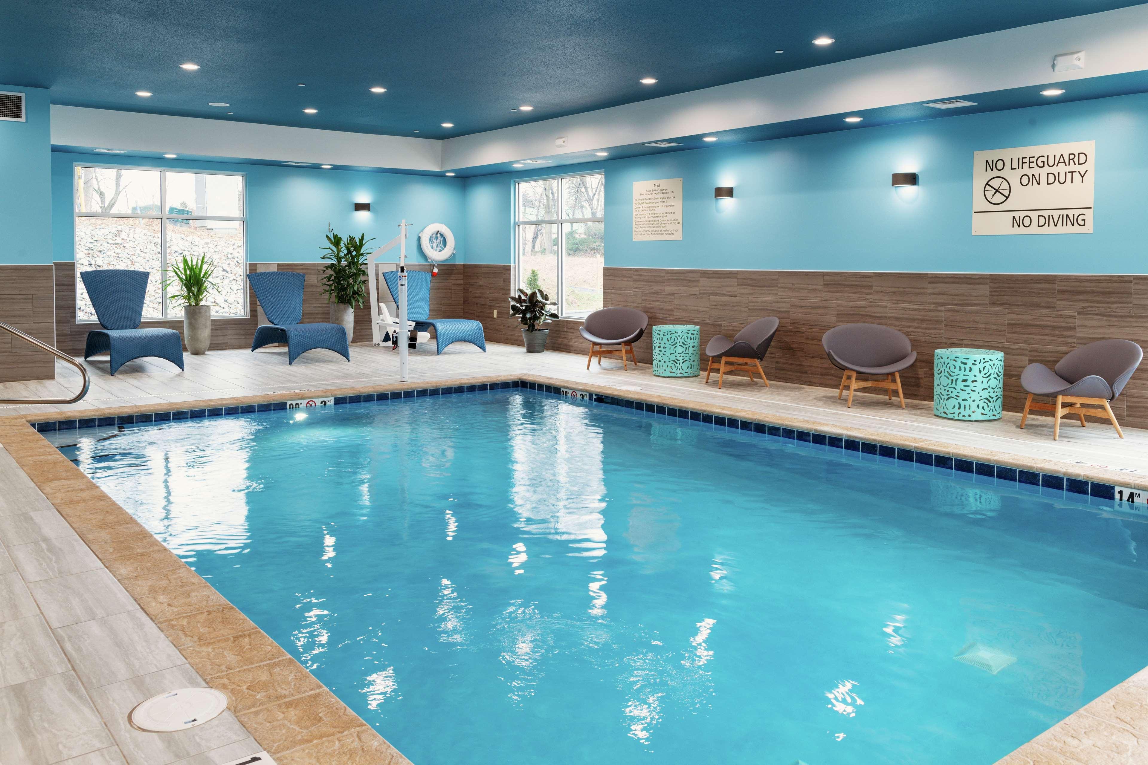 Hampton Inn & Suites Pittsburgh New Stanton Pa Екстер'єр фото