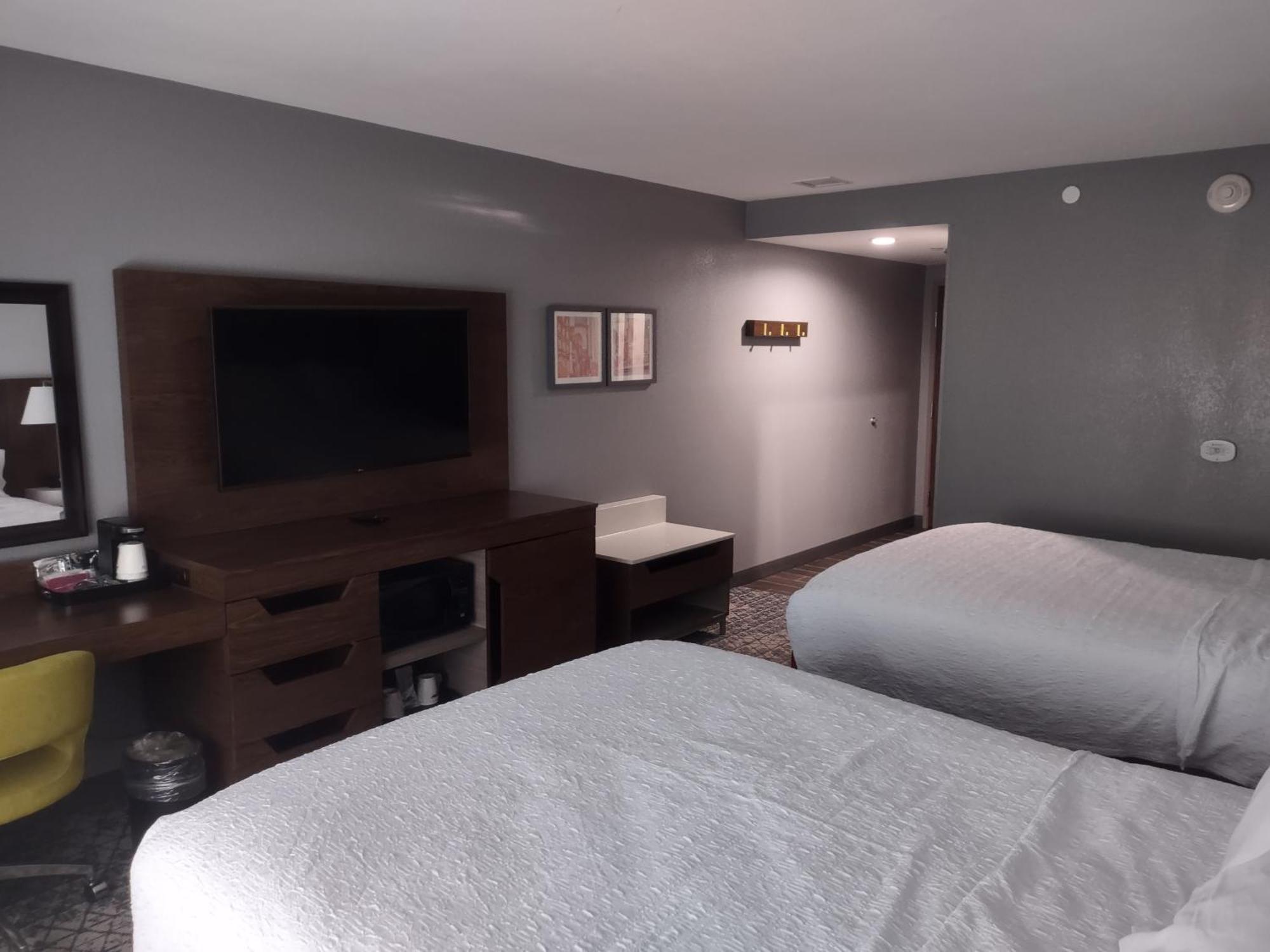 Hampton Inn & Suites Pittsburgh New Stanton Pa Екстер'єр фото